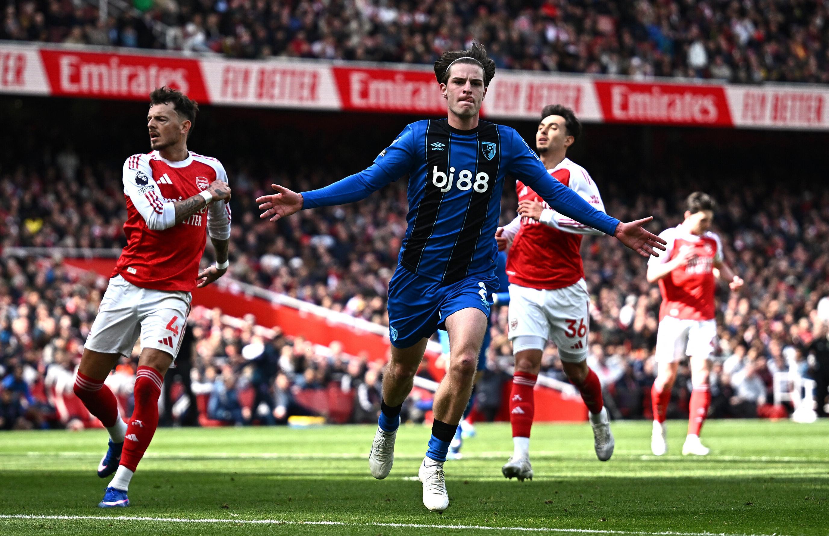 Üllatuskaotuse saanud Arsenal paotas tiitliheitluses Cityle ust ...