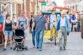 Велотакси ездят по Старому городу несмотря на запрет.