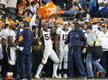 Parim võistleja Von Miller oma tiimi Denver Broncosega
