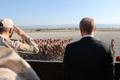 Vene president Vladimir Putin saabus üllatusvisiidile Vene Hmeimimi õhujõudude baasi Süürias.