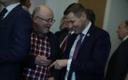 Riigikogu juhatuse valimised: Igor Gräzin on telefonist midagi põnevat leidnud ja jagab seda Hanno Pevkuriga