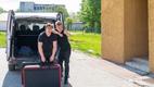 Johannes ja Tanel transportimas marimbat Paide Muusikakooli saali