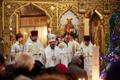 Православные христиане празднуют Рождество в Александро-Невском соборе в Таллинне.