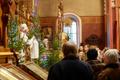 Православные христиане празднуют Рождество в Александро-Невском соборе в Таллинне.