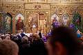 Православные христиане празднуют Рождество в Александро-Невском соборе в Таллинне.