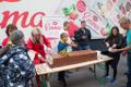 Рекордный 130-килограммовый творожный сырок готовили в течение восьми часов.