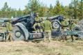 Обучение украинских солдат работе с состоящими на вооружении Эстонии гаубицами FH70.