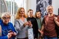 Kastellaanimaja galeriis avati naiskunstnike rühmituse Fööniks ühisnäitus