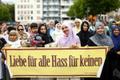Moslemid marssisid Kölnis terrorismi vastu.