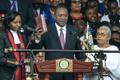 Uhuru Kenyatta ametivannet andmas.