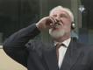Slobodan Praljak Haagi kohtus mürki võtmas.