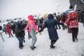 Жители Ласнамяэ отмечают Масленицу в парке Паэ.