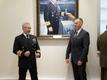 Viitseadmiral Tarmo Kõuts ja kunstnik Aapo Pukk