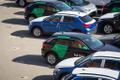 Автомобили с надписью Bolt Drive.