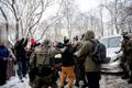 Полиция направляет водителей парковаться в другом месте.