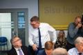 Заседание правления Партии реформ, на котором обсуждают кандидатуру нового министра обороны.