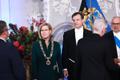 President Ülle Madise ametisse nimetamise puhul algas Kadriorus vastuvõtt.