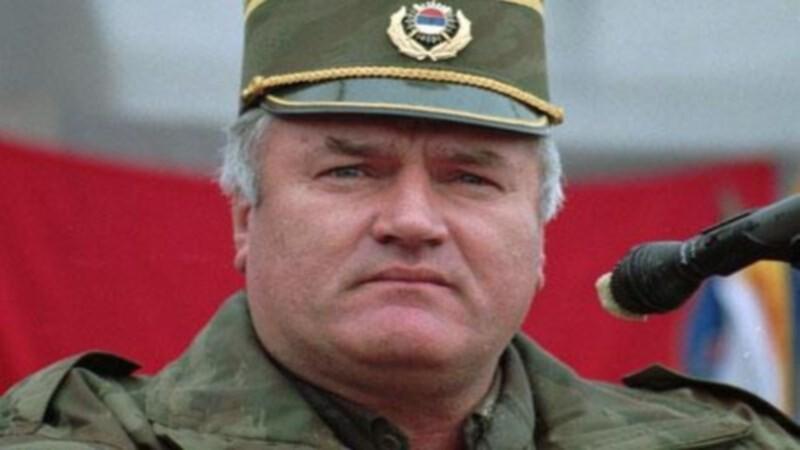 Бывшего генерала Ратко младича обвиняют в преступлениях против человечности, нарушении законов и обычаев ведения войны