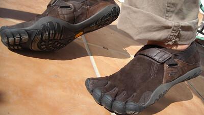 <i>Vibram FiveFingers</i> jalanõu.