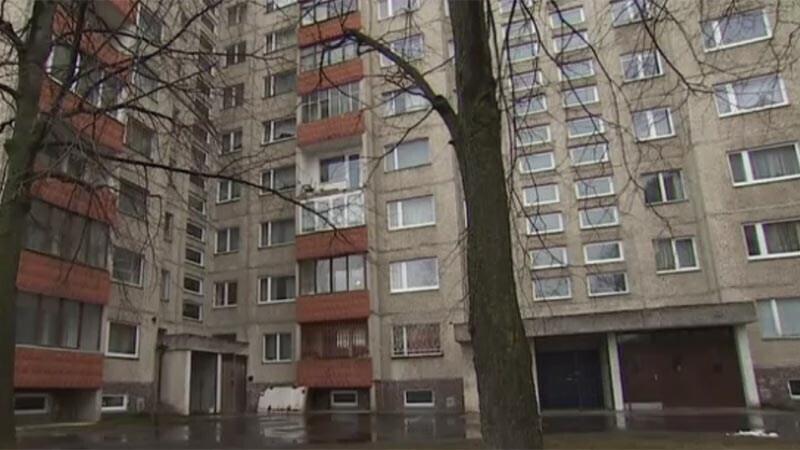 В середине апреля 2012 года с четвертого этажа дома номер 17 на улице Калевипоя упала бетонная балконная панель ограждения.
