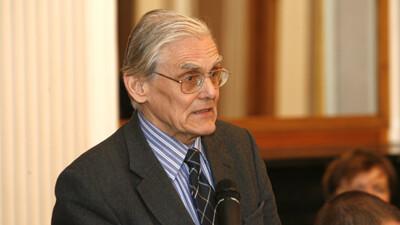 Akadeemik Jüri Engelbrecht.
