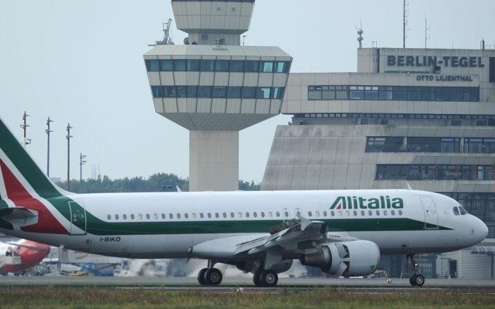 Самолет Alitalia