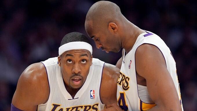 Kobe Bryant räägib Dwight Howardiga