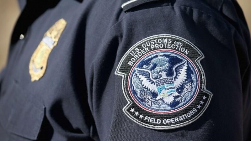 Сотрудник Министерства внутренней безопасности США.