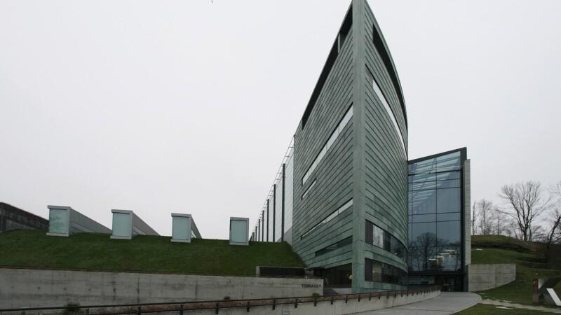 KUMU võitis Euroopa parima muuseumi tiitli 2008. aastal.