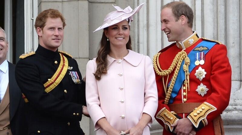 Printsid Harry ja William koos lapseootel hertsoginna Kate´iga.