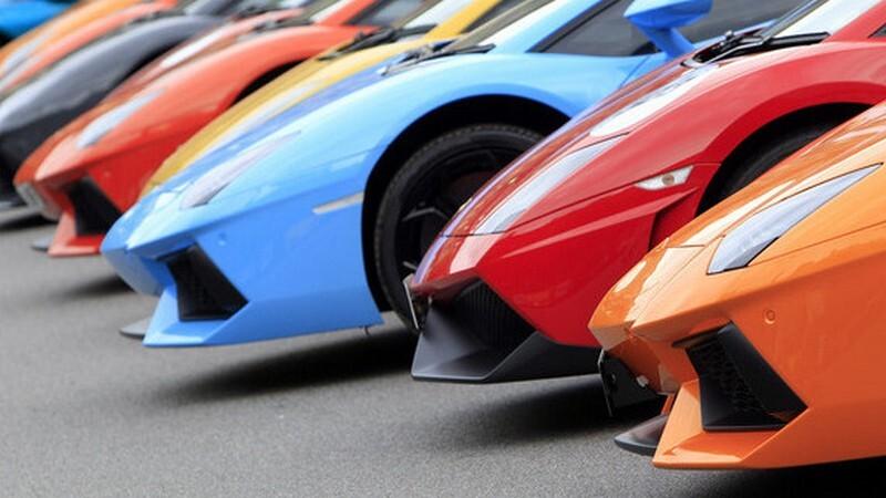 Gran Turismole on registreerunud teiste hulgas Bentleyid, McLarenid, Lotused, Lamborghinid ja Ferrarid
