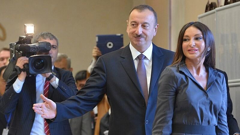 Aserbaidžaani president Ilham Alijev koos abikaasa Merhibaniga