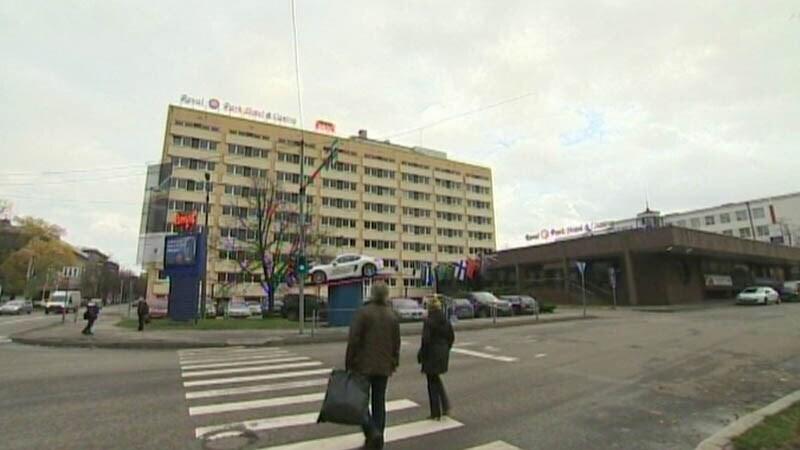На месте построенной в 1969 году на улице Крейцвальди в Таллинне гостиницы Reval Park Hotel, первоначально называвшейся Kungla, будет построен люкс-отель Hilton.