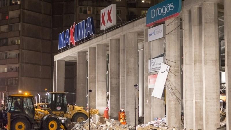21 ноября в результате обрушения кровли здания магазина Maxima в рижском микрорайоне Золитуде погибли 54 человека.