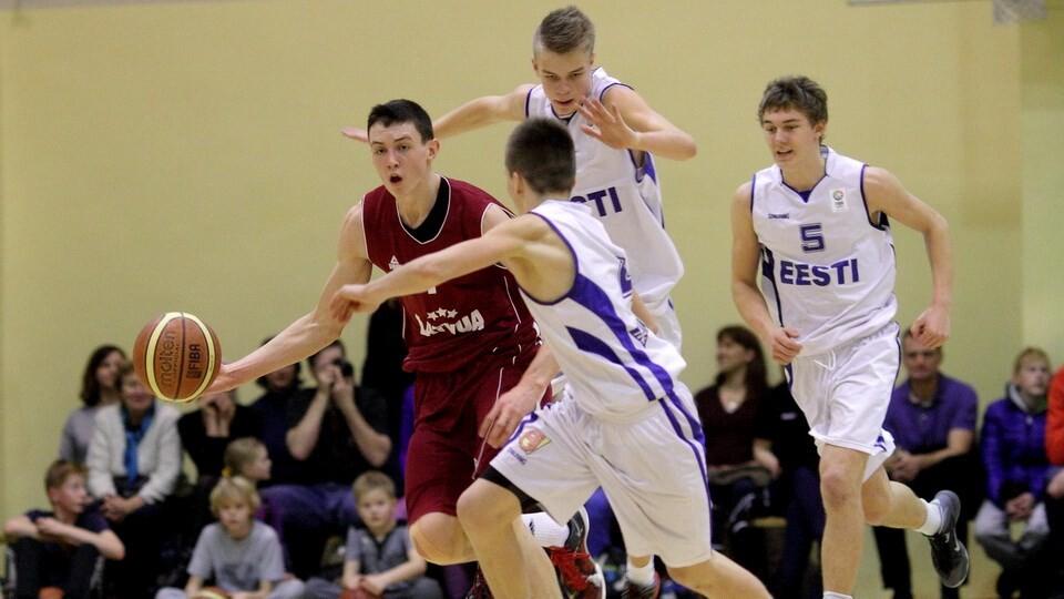 Rodions Kurucs mängus Eesti U-16 koondise vastu