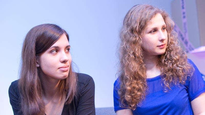 Nadežda Tolokonnikova (vasakul) ja Maria Aljohhina tänavu Tallinnas