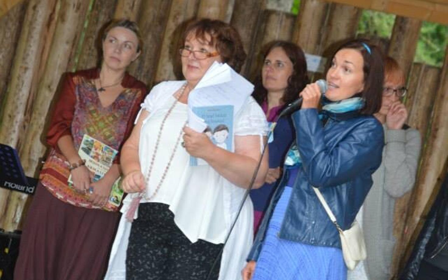 Kirjanik Epp Petrone, Kadi Kass, Imbi Paju, lugemispesa looja Maili Liinev