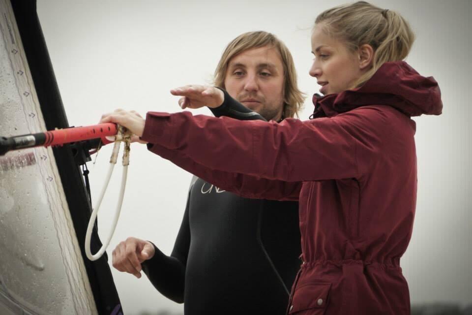 Anna Gavronski surfitrennis.