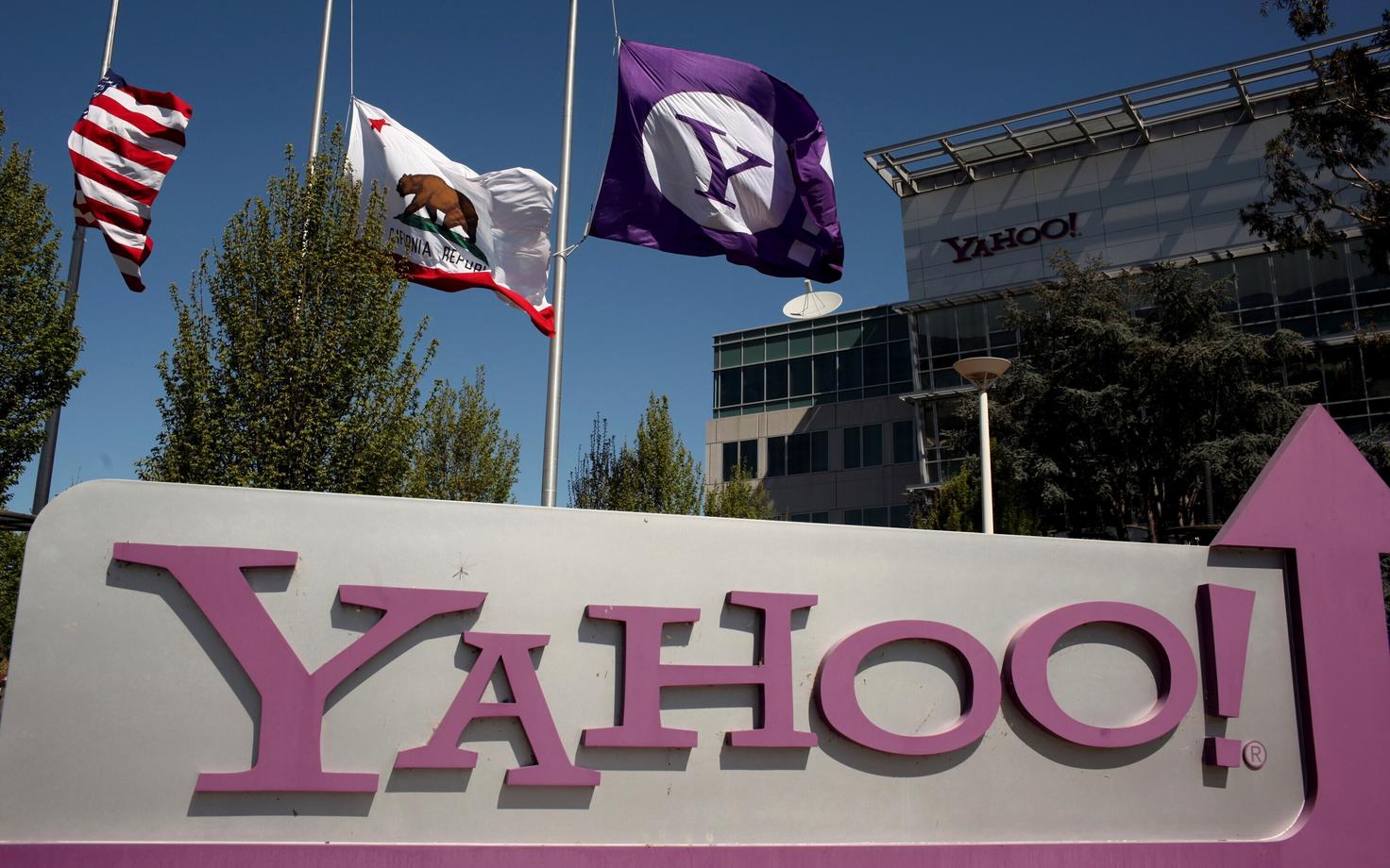 Yahoo logo peakontori ees Californias Sunnyvale'is.