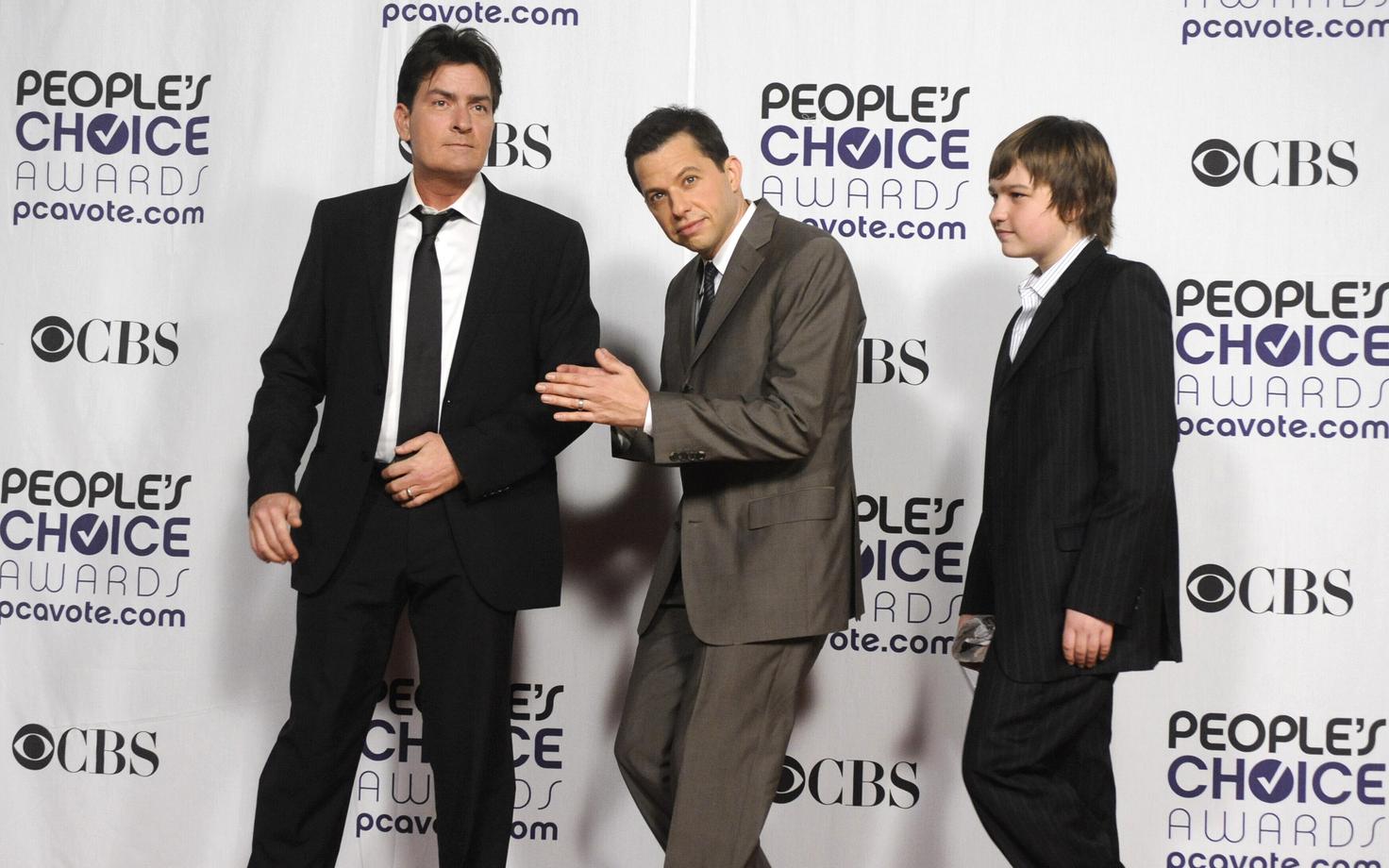 Charlie Sheen, Jon Cryer ja Angus T. Jones