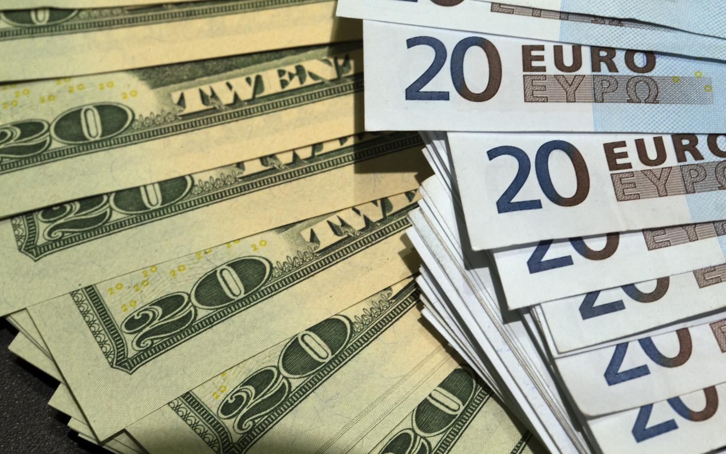 Dollarid ja eurod.