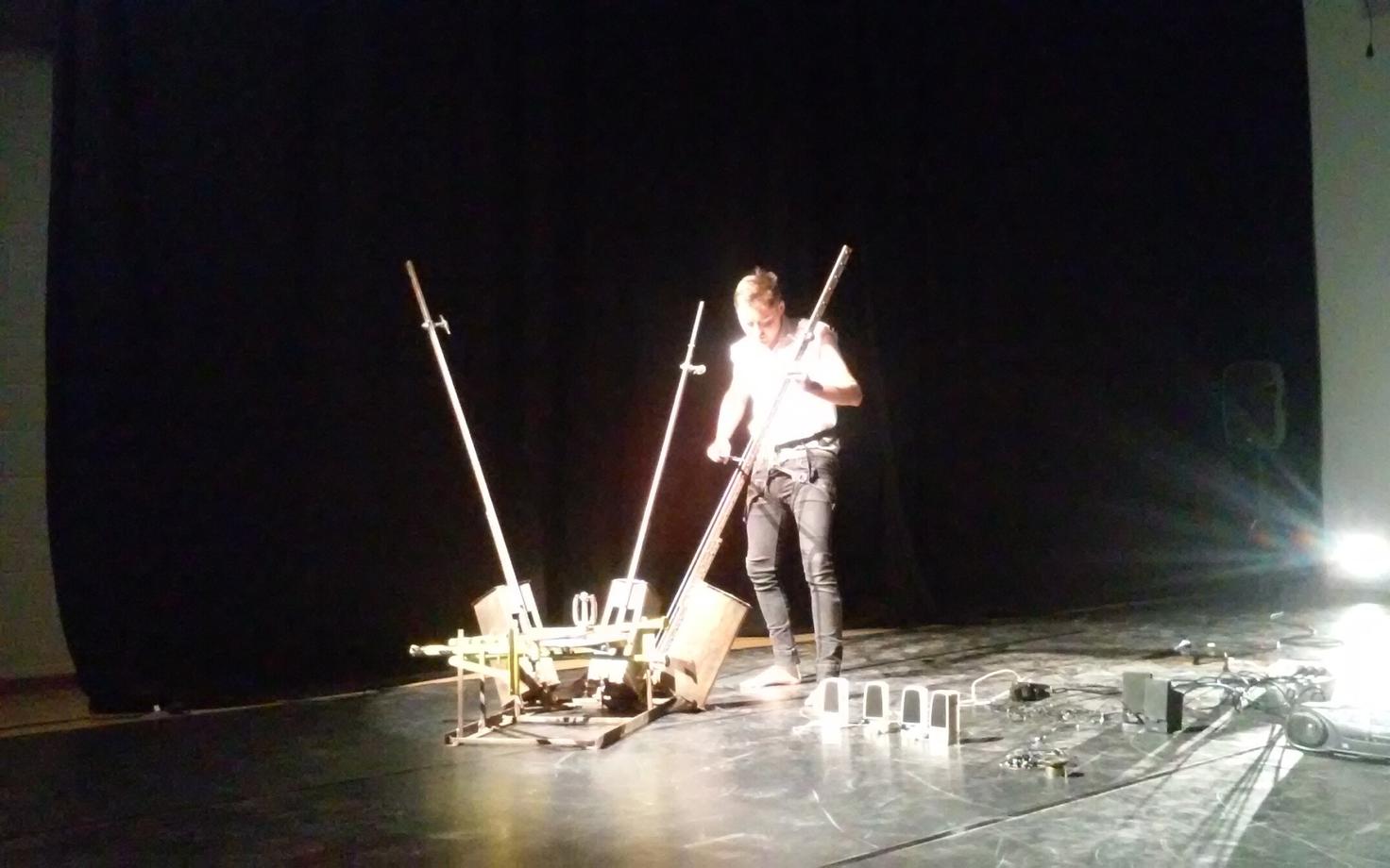 Urmas Lüüsi soololavastus „#ERROR #CORPUS #MACHINA“