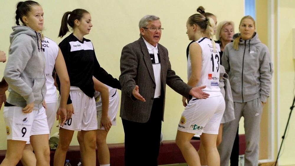 Üllar Kerde ja Tallinna Ülikooli korvpallinaiskond