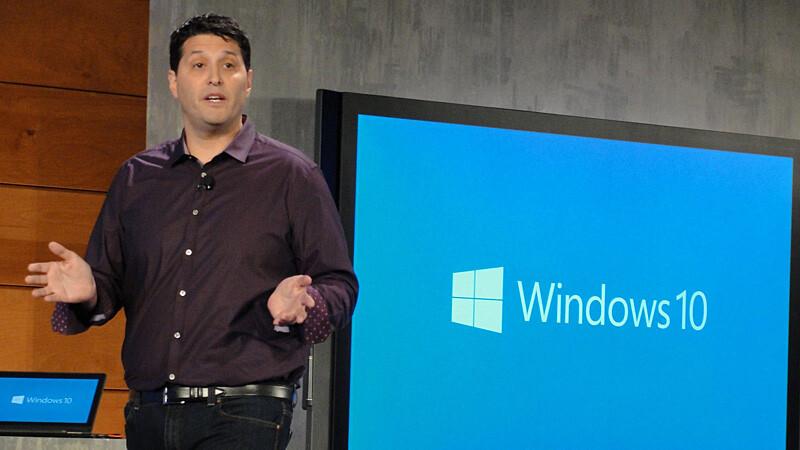 Microsofti asepresident Terry Myerson Windows 10 esitlusel 21. jaanuaril Washingtoni osariigis Redmondis