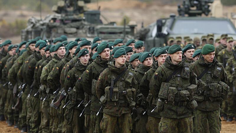 Leedu sõdurid 13. novembril 2014 Gaižiūnai õppekeskuses õppustel Iron Sword