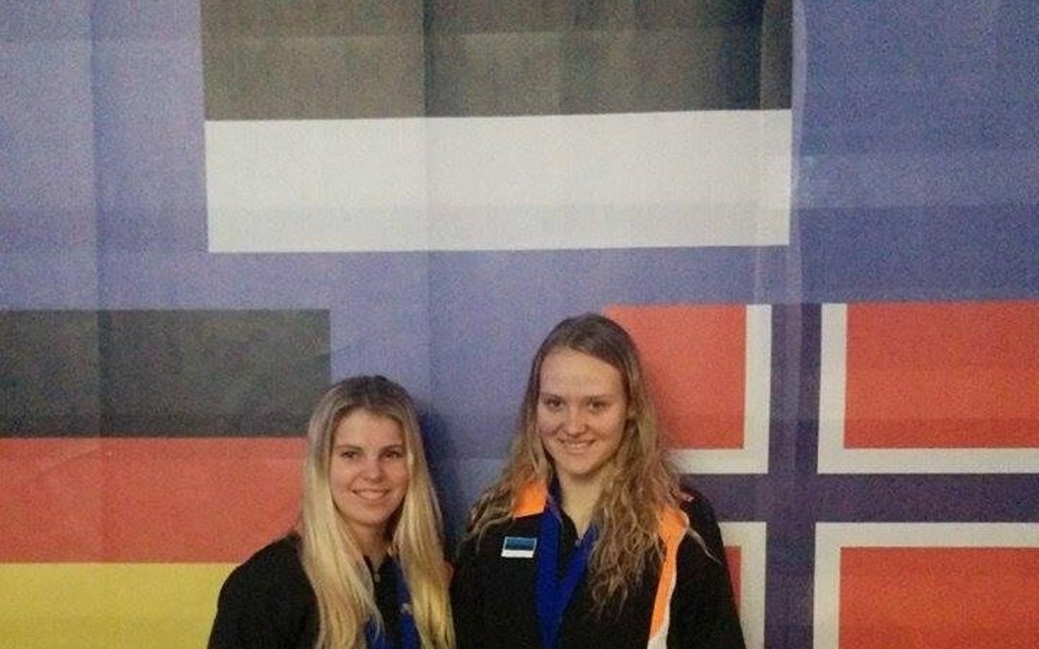 Kristin Kuuba ja Helina Rüütel juunioride EM-i austasustamisel