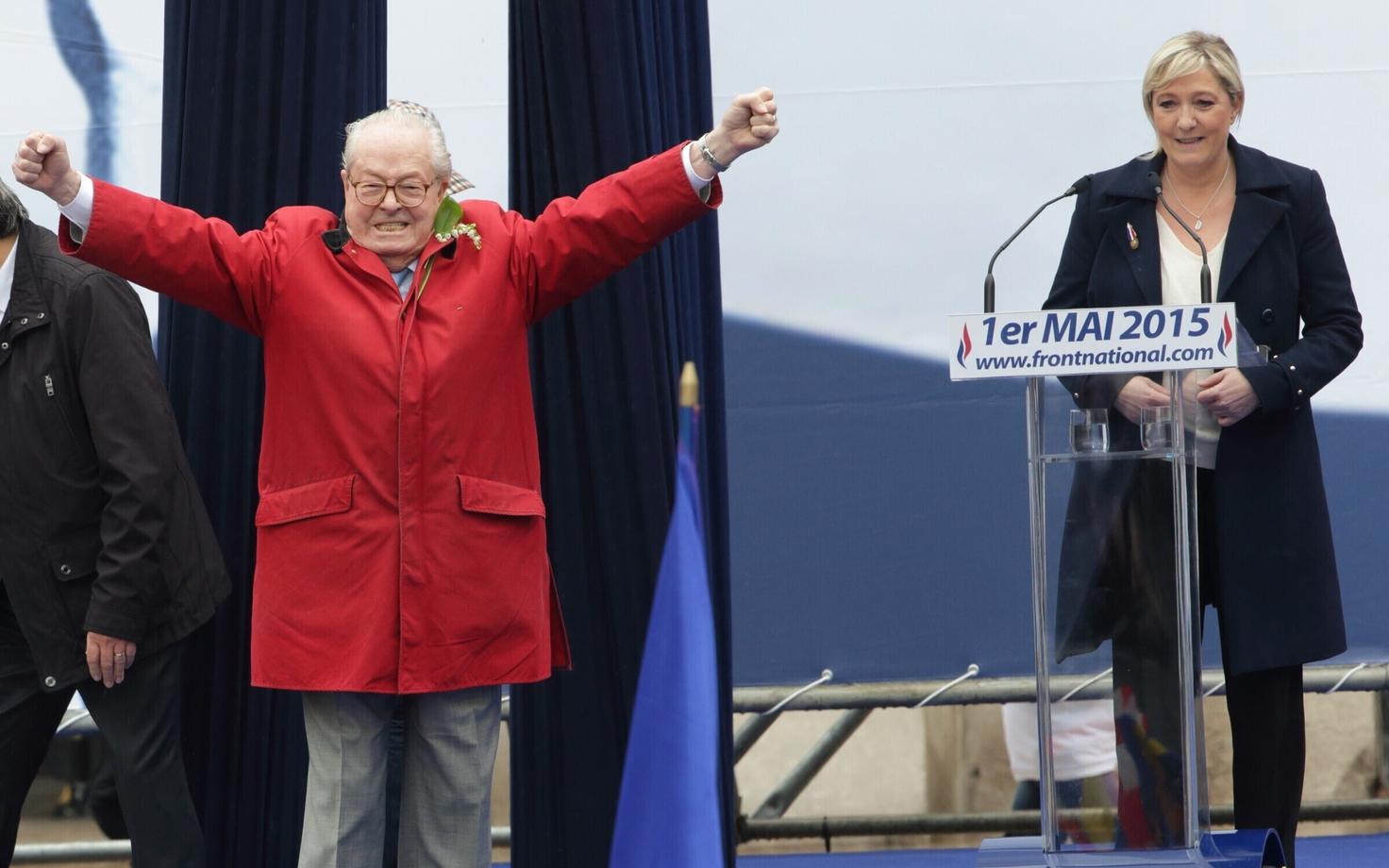 Jean-Marie Le Pen 1. mail tütre kõnet segamas