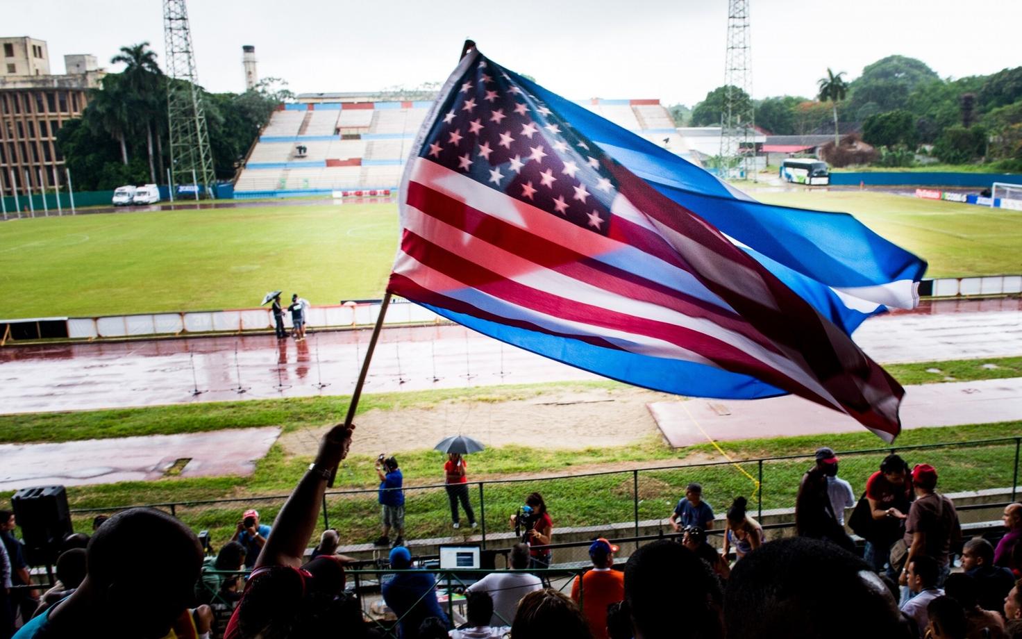 USA ja Kuuba lipud.