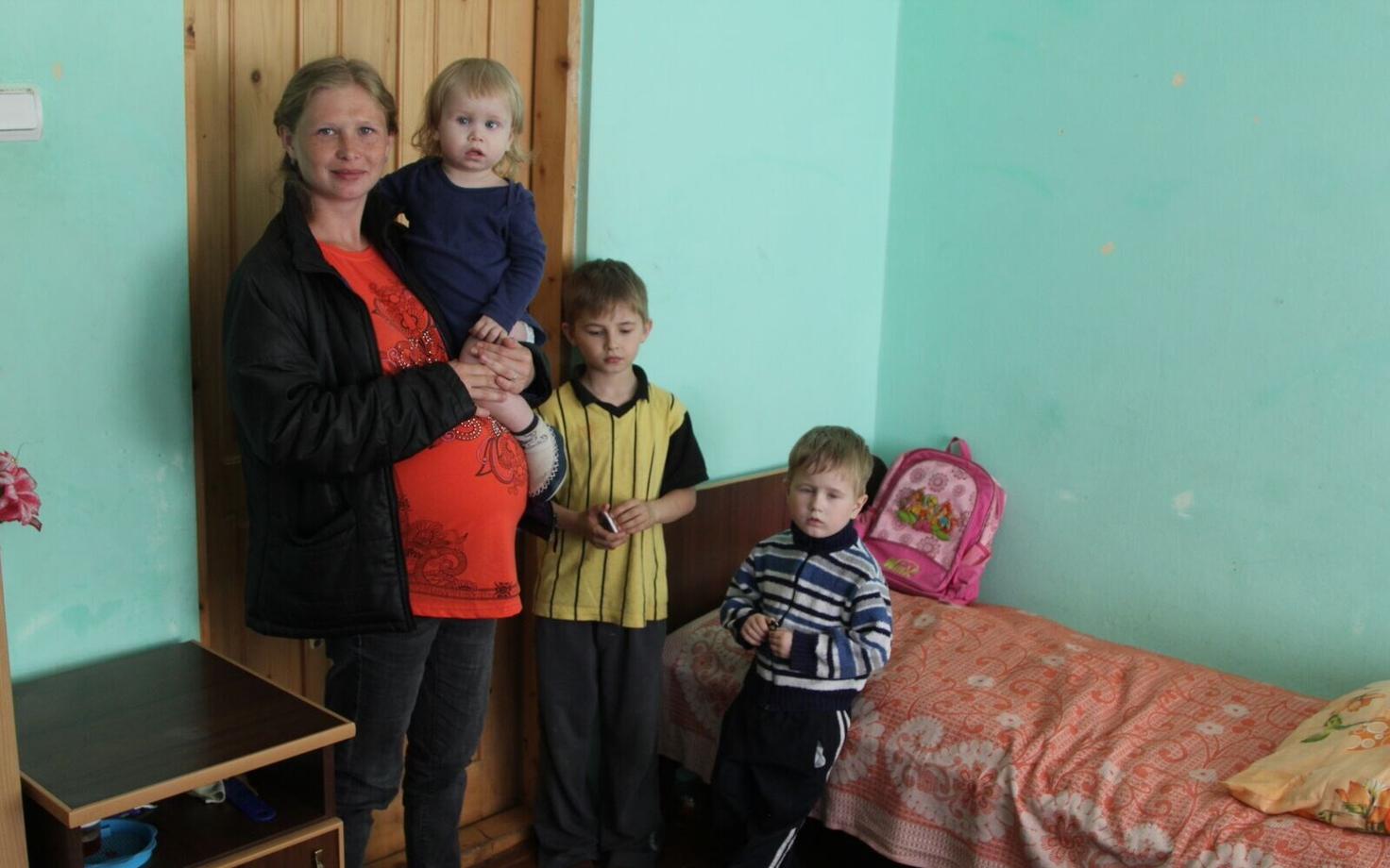 Беженцы с востока Украины в Львовской области.