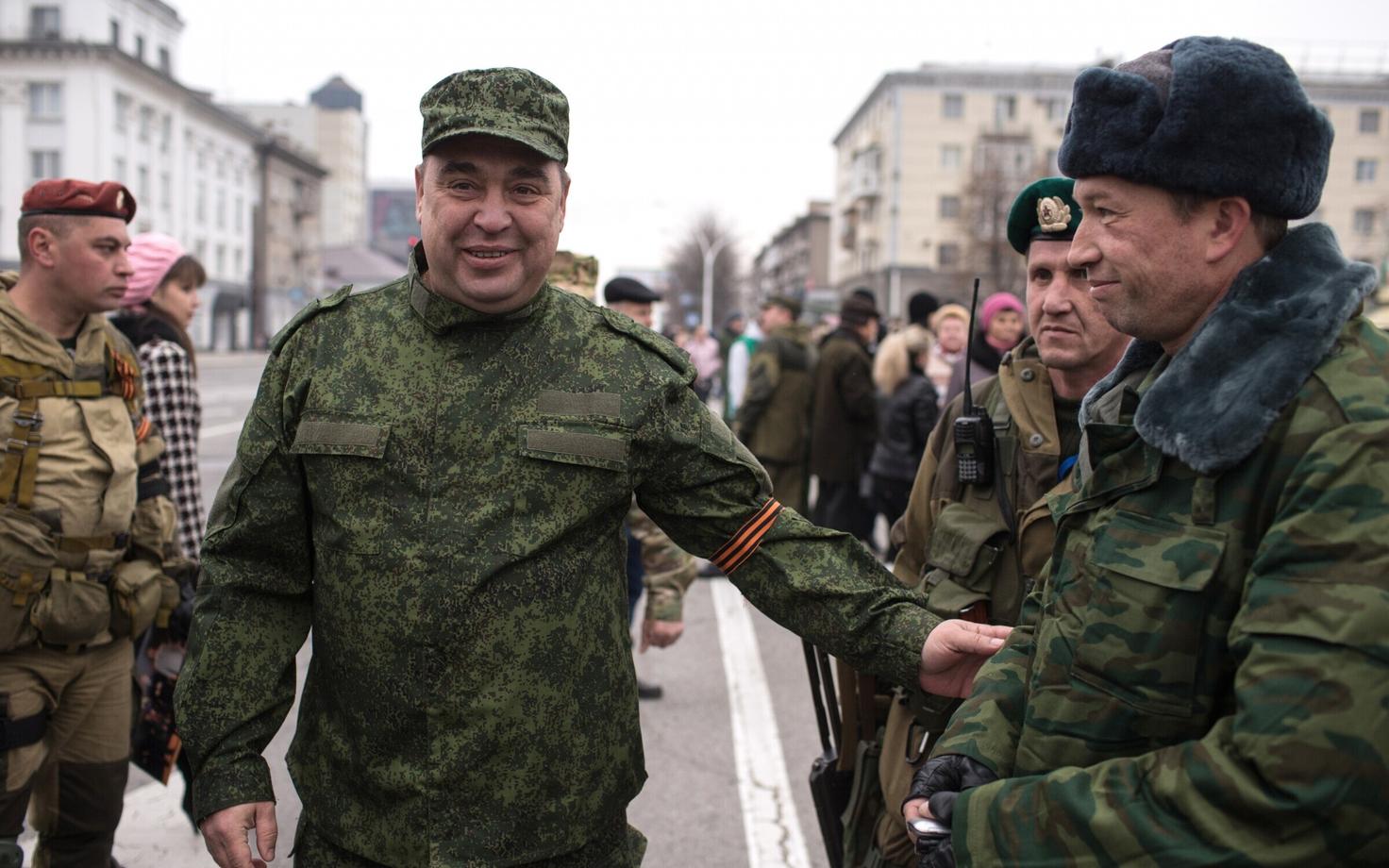 LNR-i juht Igor Plotnitski (keskel)